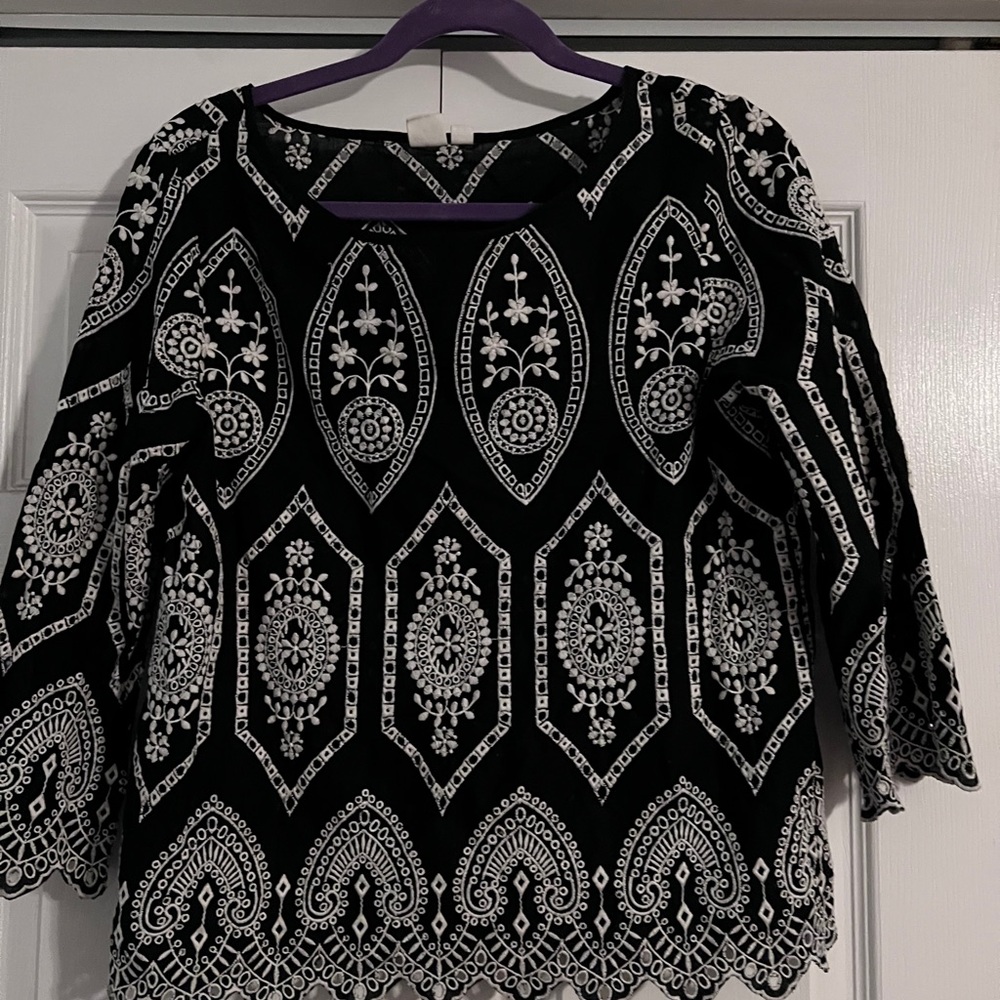 Gap Women’s Black and White Blouse